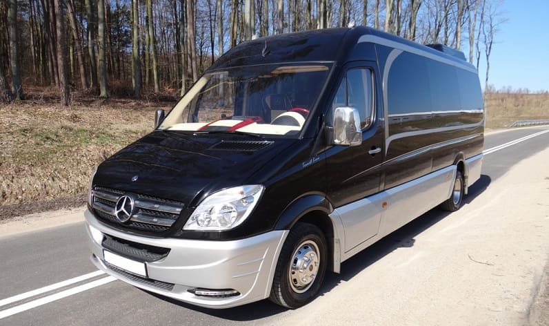 Auvergne-Rhône-Alpes: Bus reservation in Saint-Chamond in Saint-Chamond and France