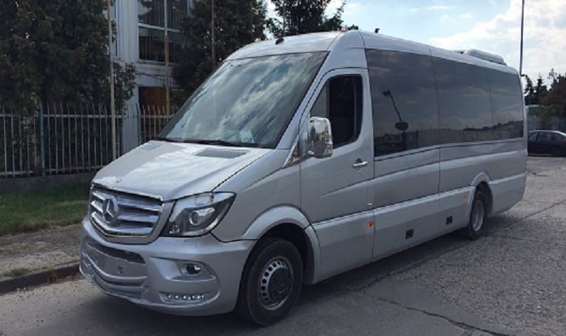 Auvergne-Rh&ocirc;ne-Alpes: Buses rent in Sainte-Foy-l&egrave;s-Lyon in Sainte-Foy-l&egrave;s-Lyon and France