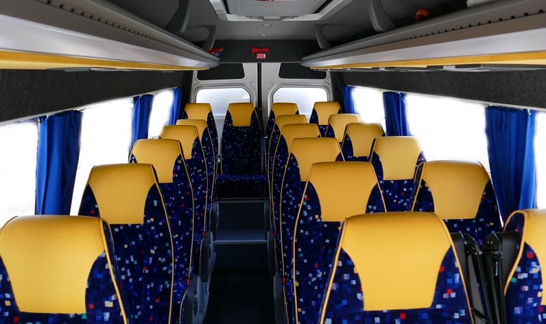 France: Coach order in Auvergne-Rhône-Alpes in Auvergne-Rhône-Alpes and Moulins